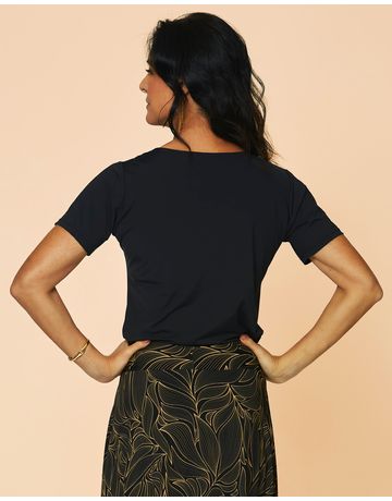 Blusa Decote Assimétrico - Preto
