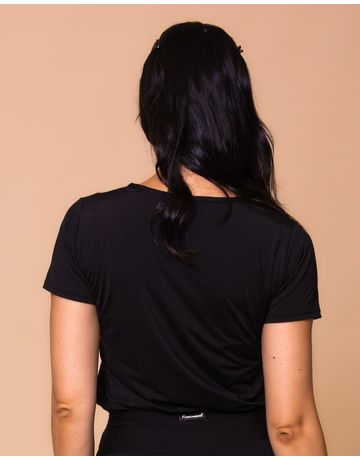 BLUSA MANGA CURTA COM ACESSÓRIO - Preto